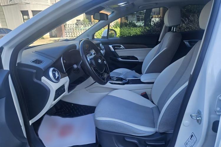 Used BAIC Beijing EU5 2018 R500 Smart Wind Edition