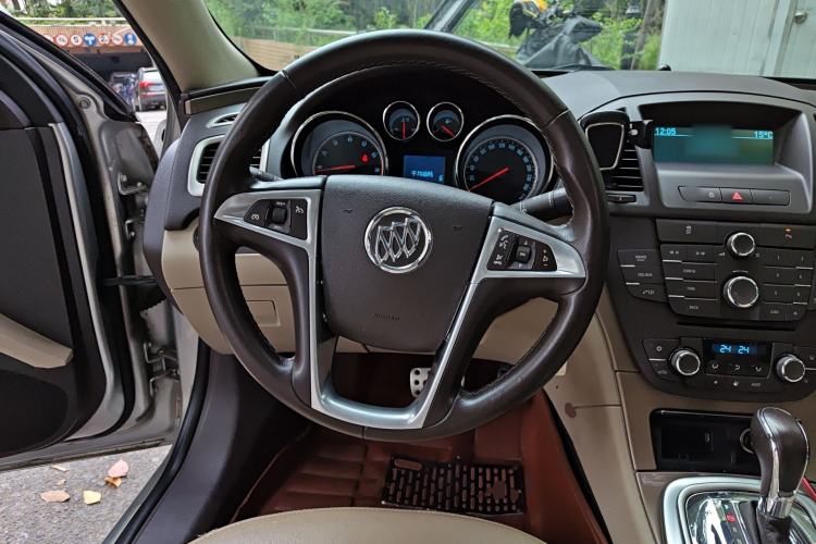 Used Buick Regal 2011 2.4L SIDI Comfort Edition Steering Wheel