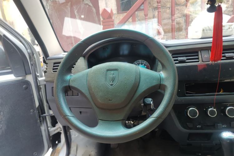 Used Jinbei Hiace X30 2020 1.5L Super-Comfortable Version China VI Standard SWC15M Steering Wheel