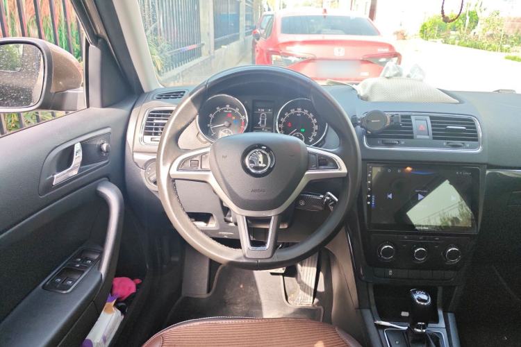 Used Skoda Yeti 2017 TSI280 DSG Car Enjoy Brothers Edition Steering Wheel