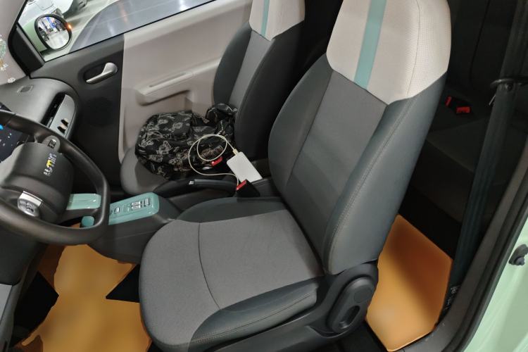 Used CHANGAN NEVO Lumin 2022 155 km – Refreshingly Sweet Edition Left Front Seat