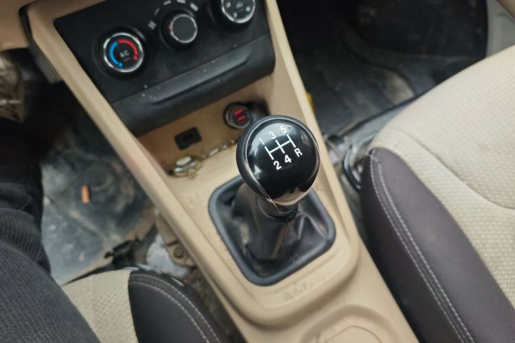 Used CHANGAN KUAYUE Xing V5 2021 1.5L Jinbao Edition Comfort Version JL473QH Gear Lever