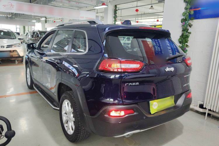 Used Jeep Cherokee 2017 2.0L Superior Edition