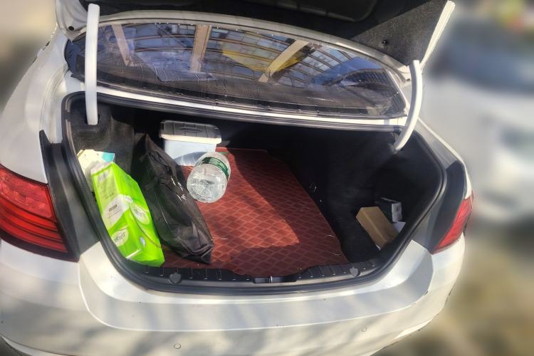 Used BMW 5 Series 2014 528Li Leading Model
