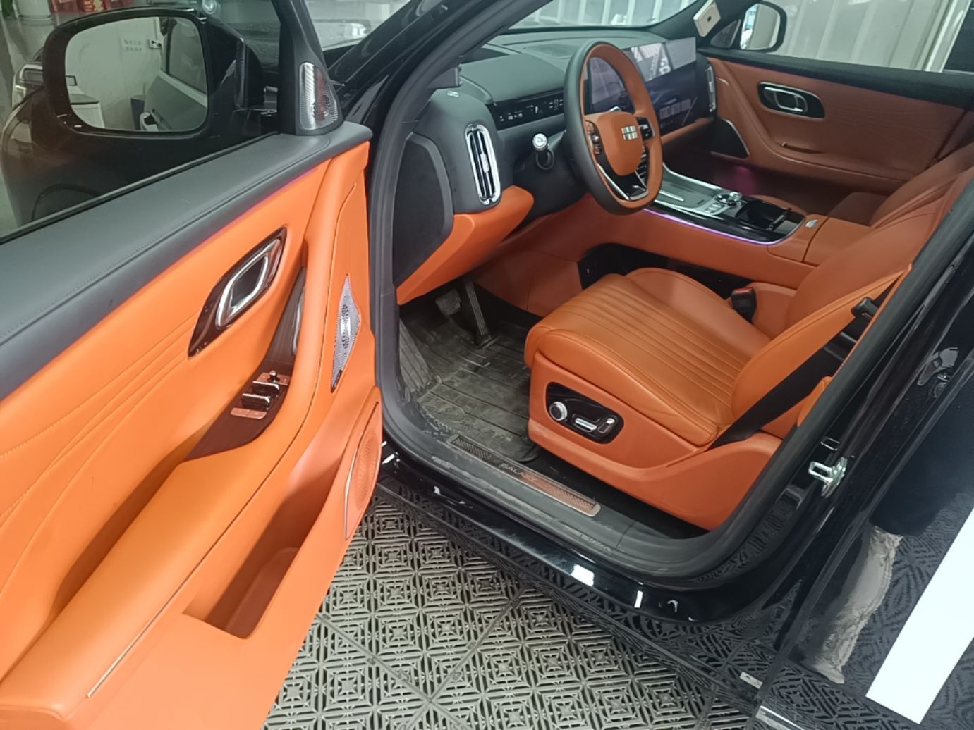 Geely Galaxy M9 2025 Model 210km Four-Wheel-Drive Leading Edition — снимка 18