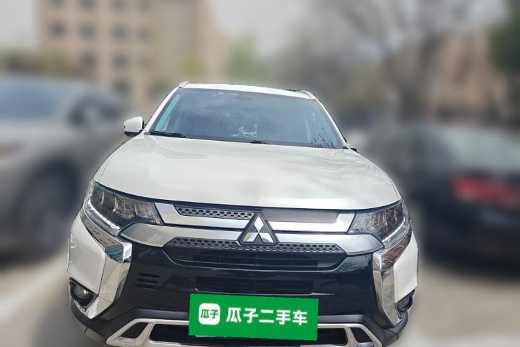Used Mitsubishi Outlander 2019 2.4L 4x4 Zhi Xiang Edition 5 Seats China V Emission Standard
