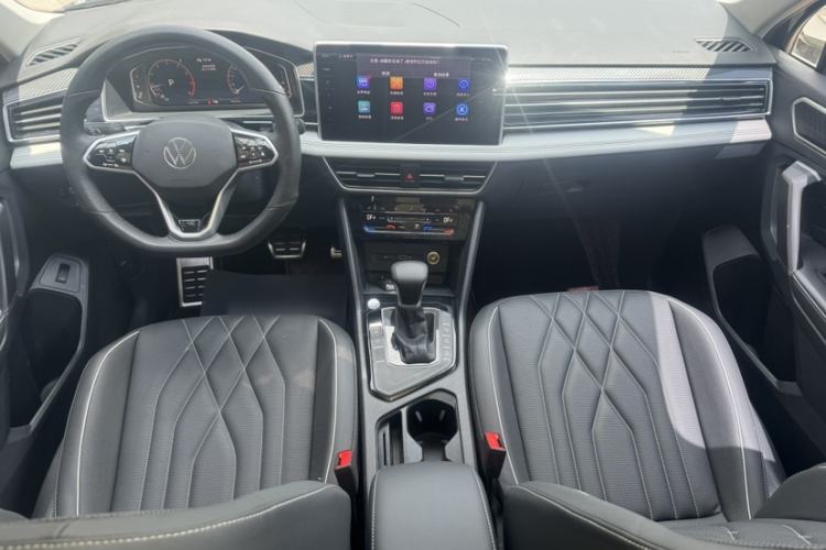 Used Volkswagen Tiguan L 2022 330TSI Automatic Two-Wheel Drive R-Line Enhanced Edition Interior 1