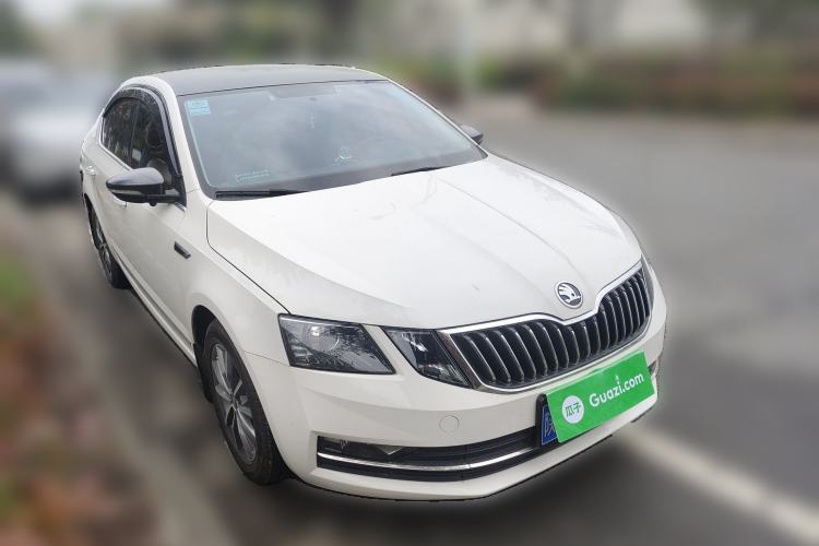 Used Skoda Octavia 2021 1.5L Automatic Luxury Edition Front Right 45 Deg