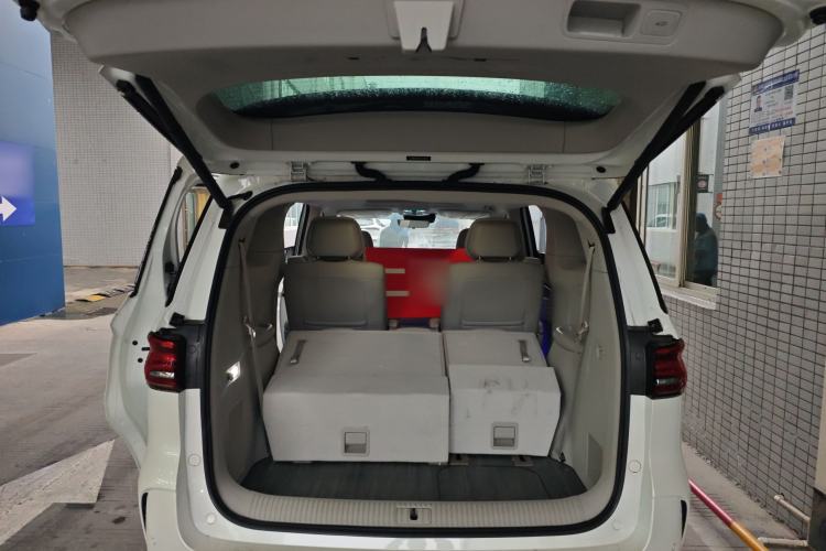 Used Roewe iMAX8 New Energy 2025 1.5T DMH Lu Zun Deluxe Edition Trunk