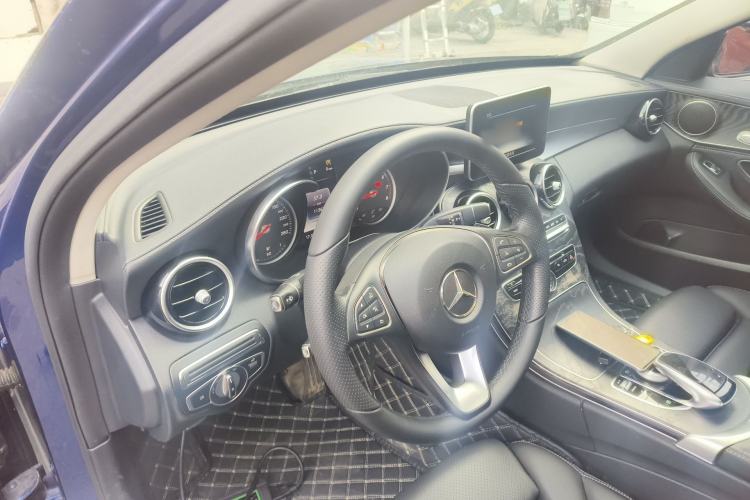 Used Mercedes-Benz C-Class 2017 Restyled C 180 L Fashion Edition Sport Version Center Console