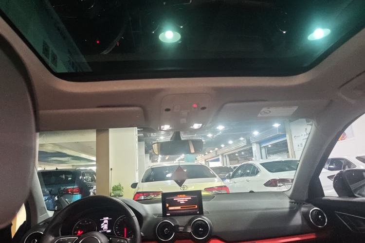 Used Audi Q2L 2018 35 TFSI Fashion Dynamic Version China V Emission Standard Headliner