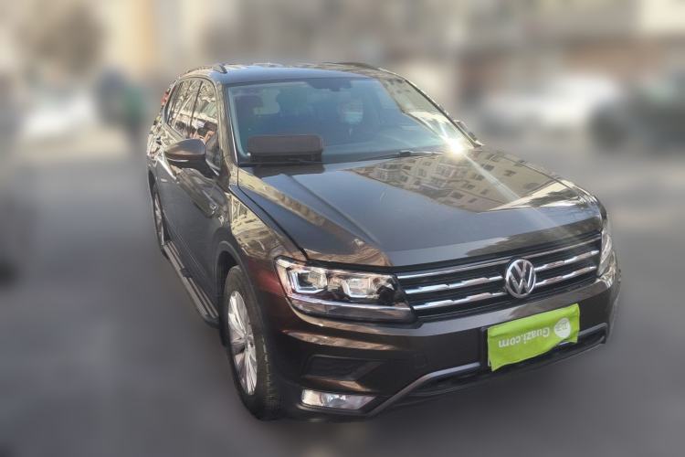 Used Volkswagen Tiguan L 2017 330TSI Automatic Two-Wheel Drive Luxury Edition Front Right 45 Deg