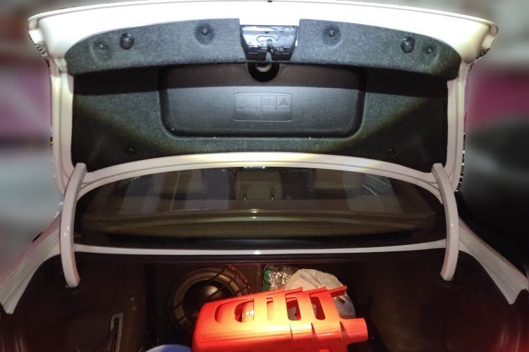 Used BMW 5 Series 2014 525Li Leading Model Trunk