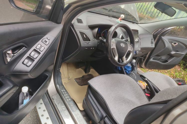 Used Hyundai ix35 2013 2.0L Automatic Two-Wheel Drive Smart GLS China IV Standard Driver Seat