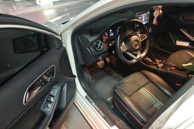 Used Mercedes-Benz A-Class 2016 A 200 Track Edition Driver Seat