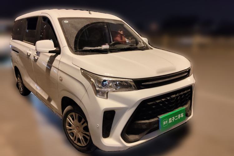 Used Dongfeng Fengon 380 2022 1.5L Standard Edition 7-Seater Passenger Vehicle Front Right 45 Deg