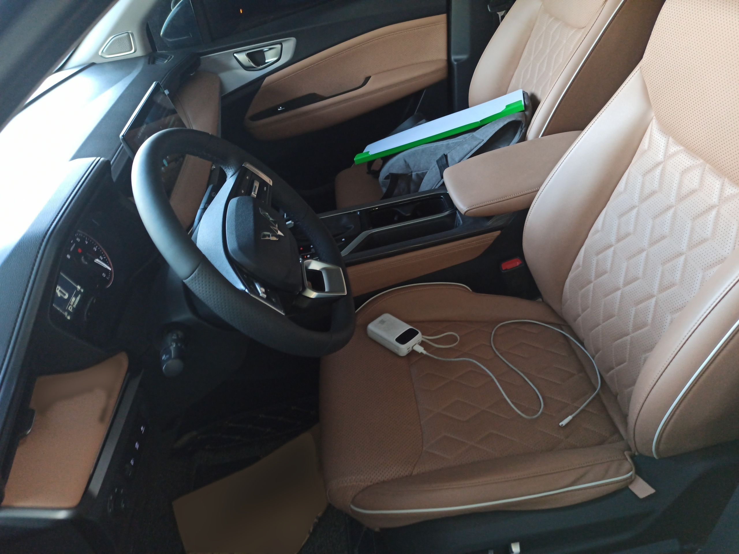 Переднее сиденье в автомобиле