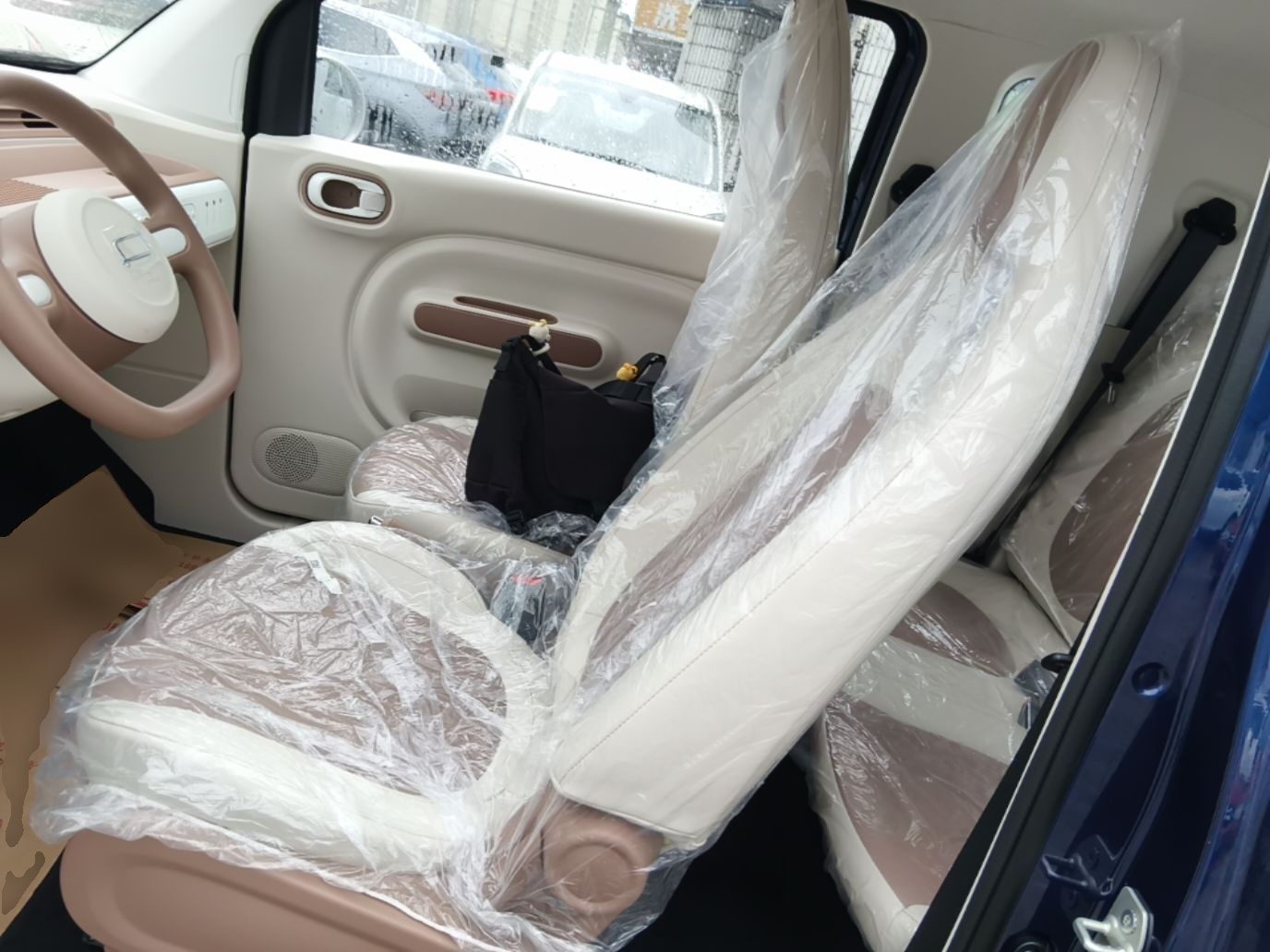 Vordere Reihe im Auto