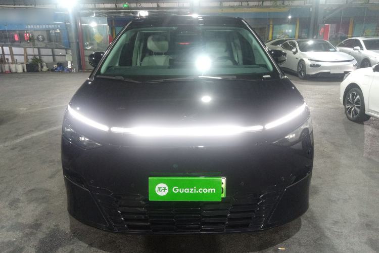 Used XPeng X9 2024 702 Ultra-Long Range Max Front