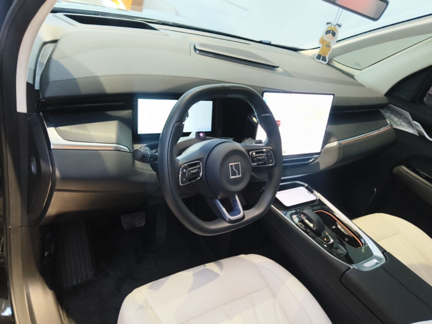 Zeekr 009 2024 GAC Trumpchi — снимка 12