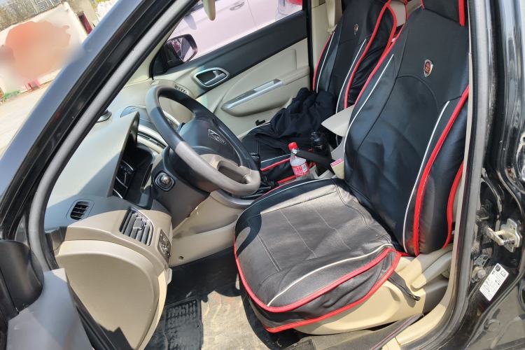 Used Baojun 630 2014 1.5L manual standard version
