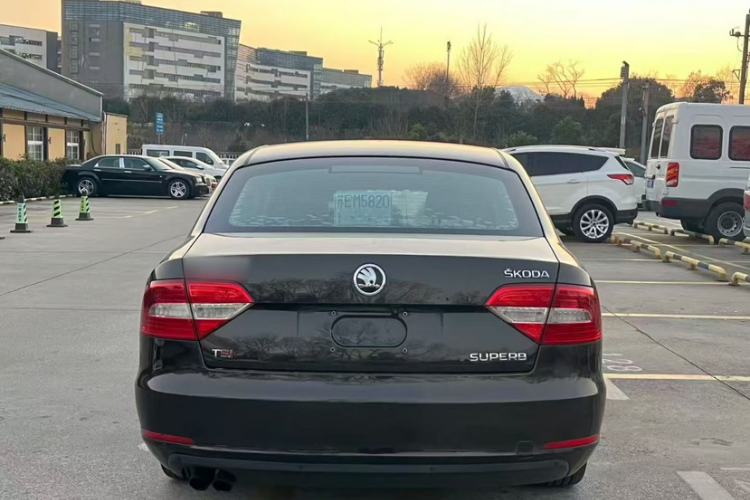 Used Skoda Superb 2013 1.8TSI Automatic MingShi Edition Exterior 4