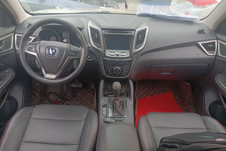 Used CHANGAN CS75 2016 1.8T Automatic Elite Model China IV Standard Center Console