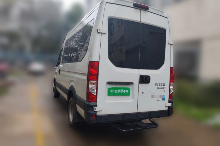 Used Iveco Eurocargo 2021 2.0T Manual Super Rui Long Wheelbase Short Overhang High Roof Side-Sliding Door F1A