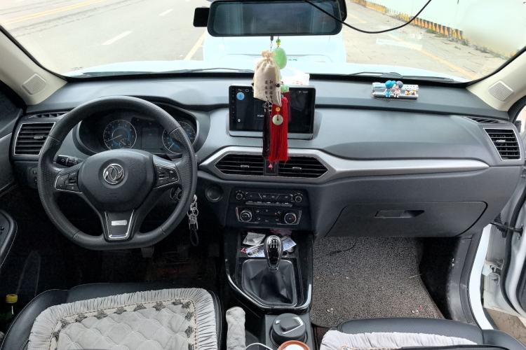 Used Dongfeng Fengon S560 2018 1.8L Manual Urban Model 7 Seats Interior 2