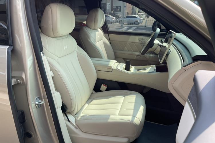 Used ONVO Luxeed L90 2025 Model—Ultra Six-Seater Version