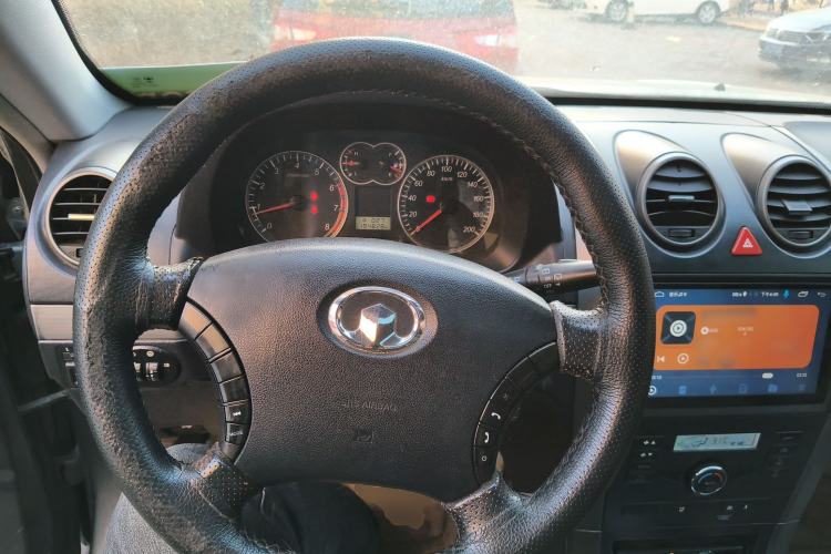 Used Haval H5 Classic 2011 Zhizun Edition 2.0L Two-Wheel Drive with Sunroof
