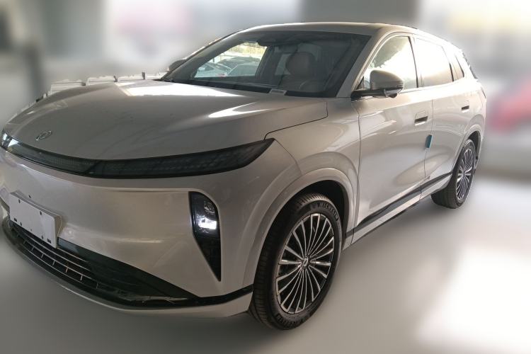 Used Dongfeng Aeolus L8 2025 Model 185KM Dream Edition