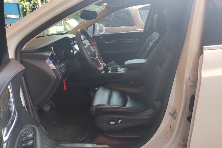 Used Cadillac XT5 2017 Anniversary Edition 25T Luxury Model
