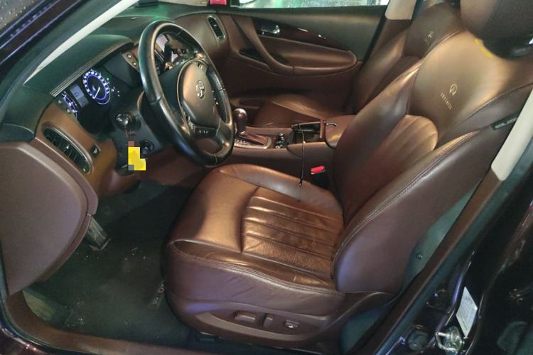 Used Infiniti QX50 2013 2.5L Two-Wheel-Drive Elegant Edition
