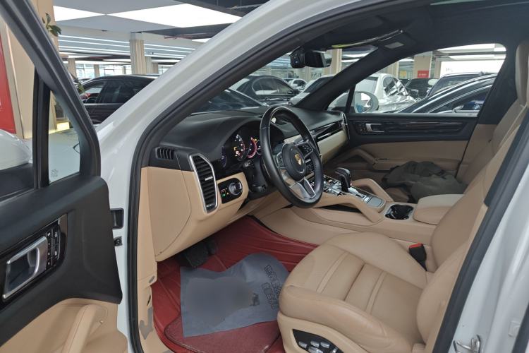 Used Porsche Cayenne E-Hybrid 2021 Cayenne E-Hybrid 2.0T Left Front Seat