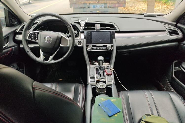 Used Honda Civic 2016 220TURBO CVT Luxury Edition Center Console