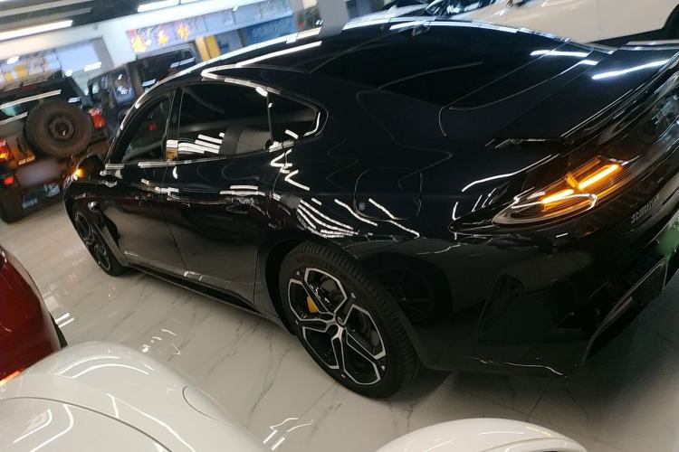 Used Xiaomi Auto SU7 2024 Four-Wheel Drive Ultra-Long Range Advanced Intelligent Driving Max Edition