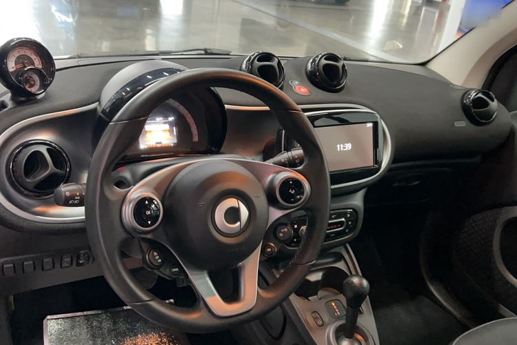 Used smart fortwo 2018 0.9T 66kW Hardtop Pioneer Edition China V Emission Standard