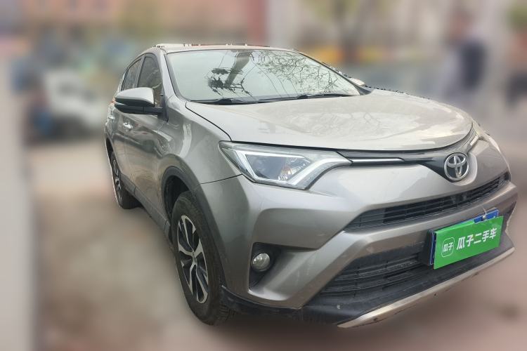 Used Toyota RAV4 2016 2.0L CVT Two-Wheel Drive Comfort Edition China V Standard Front Right 45 Deg