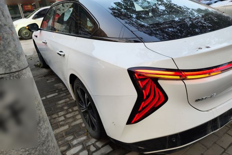 Used Hongqi EH7 2024 690 Pro
