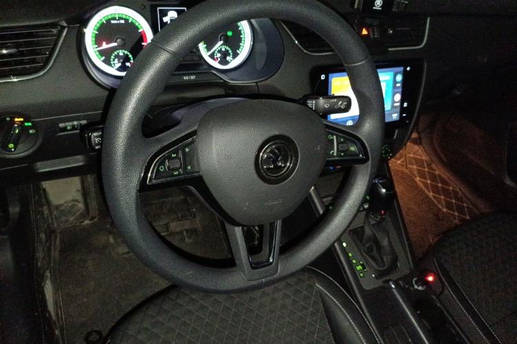 Used Skoda Octavia 2019 1.5L Automatic Luxury Edition Steering Wheel