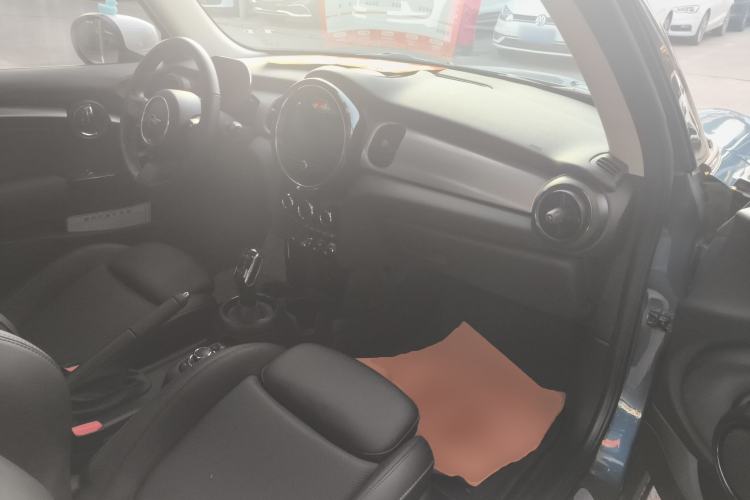 Used MINI MINI 2022 1.5T COOPER Classic Edition
