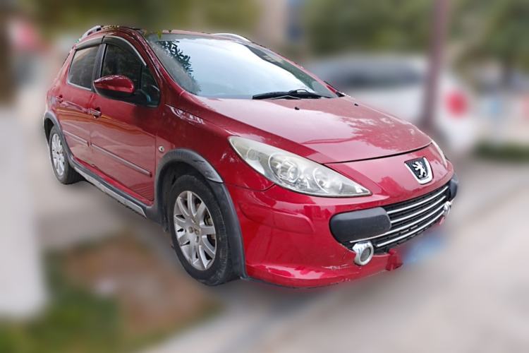 Used Peugeot 307 2013 1.6L Manual CROSS Front Right 45 Deg