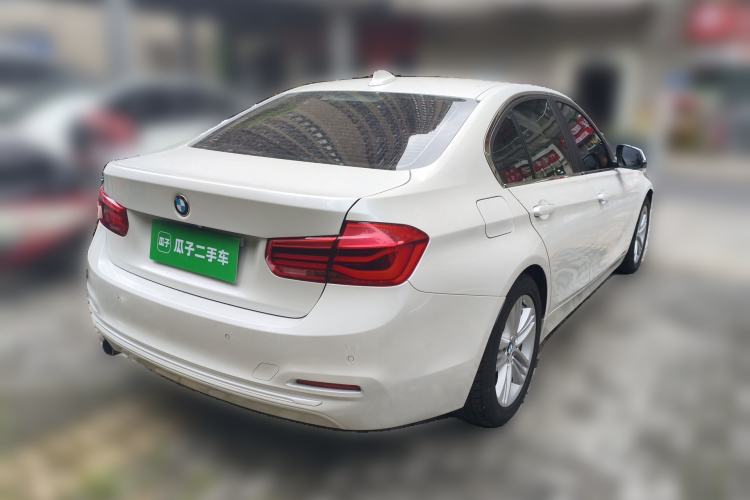 Used BMW 3 Series 2017 318i Fashion Model Rear Right 45 Deg