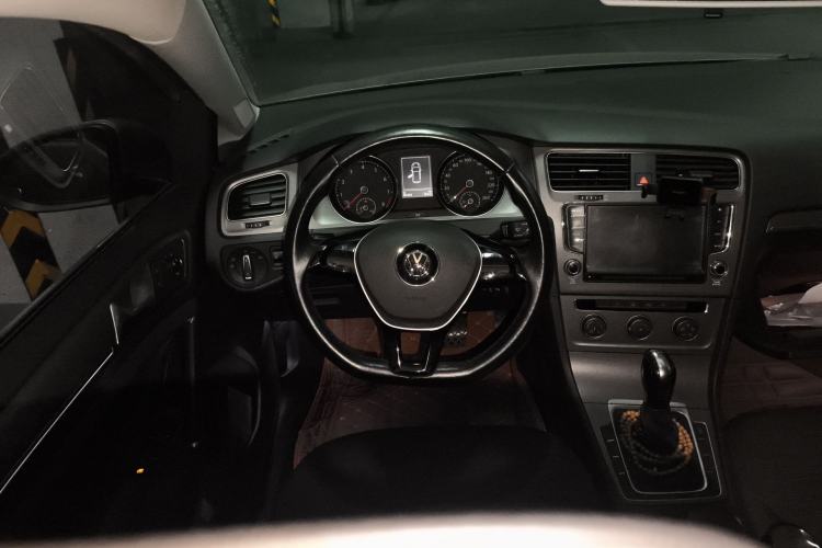 Used Volkswagen Golf 2015 1.4TSI Automatic Comfort Model
