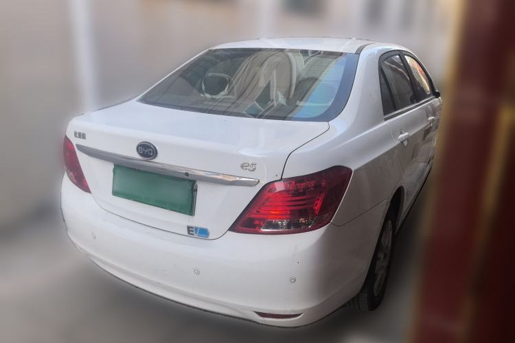 Used BYD e5 2016 300 Luxury Edition