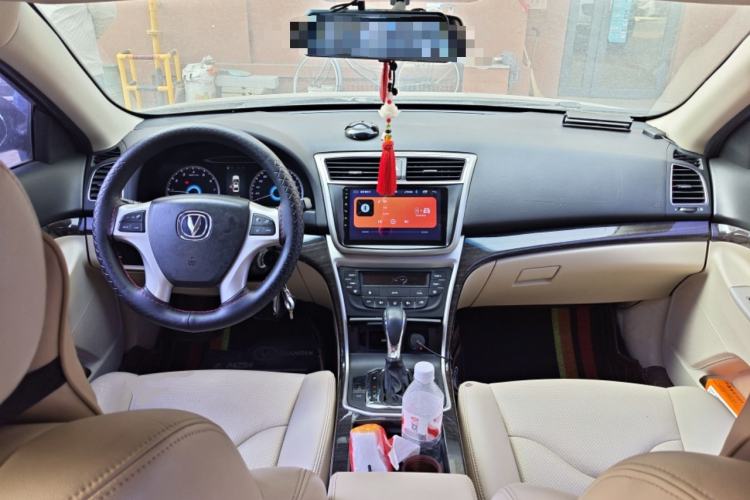 Used CHANGAN Raeton 2013 1.8T Automatic Elite Model China V Standard Center Console