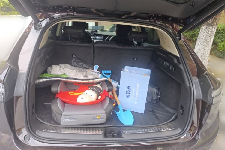 Used Buick Envision 2020 Encore S 652T All-Wheel-Drive Avenir Trunk