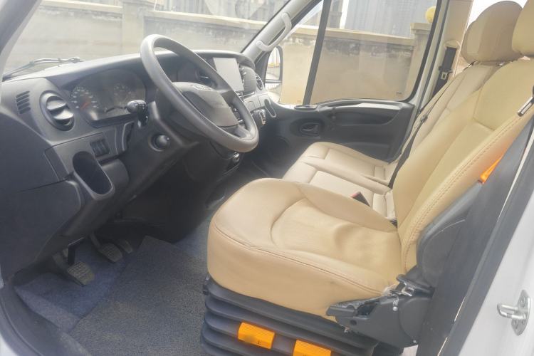 Used Iveco Eurocargo 2021 2.0T Manual Super-Rui Short Wheelbase Low-Roof Side-Hinged Door F1A
