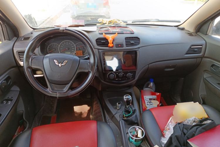 Used Wuling Hongguang 2015 1.2L S Base Model China IV Center Console